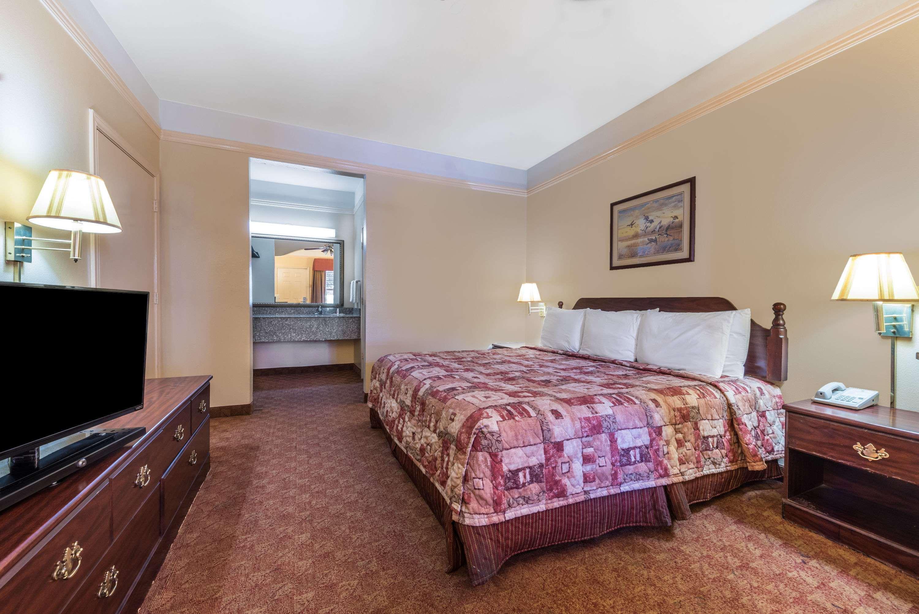 Super 8 By Wyndham Greenville Buitenkant foto