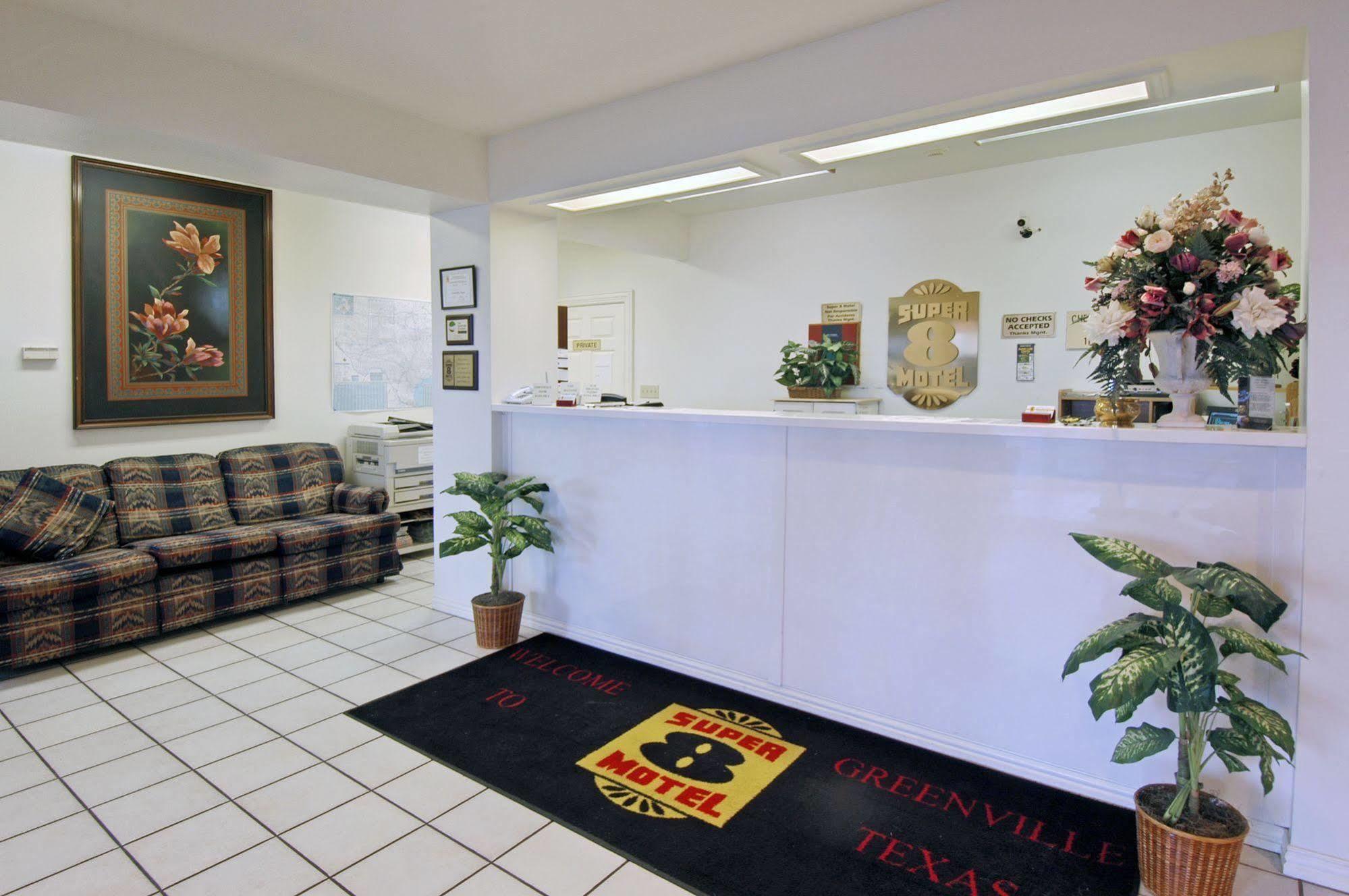 Super 8 By Wyndham Greenville Buitenkant foto